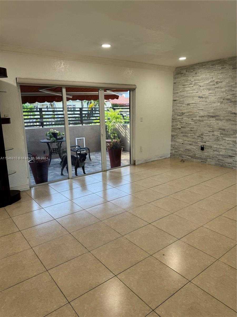 Small Image of 206 PONCE DE LEON BLVD, Coral Gables Number 17