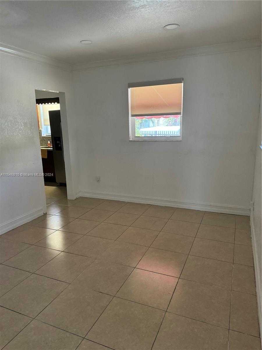 Small Image of 206 PONCE DE LEON BLVD, Coral Gables Number 6