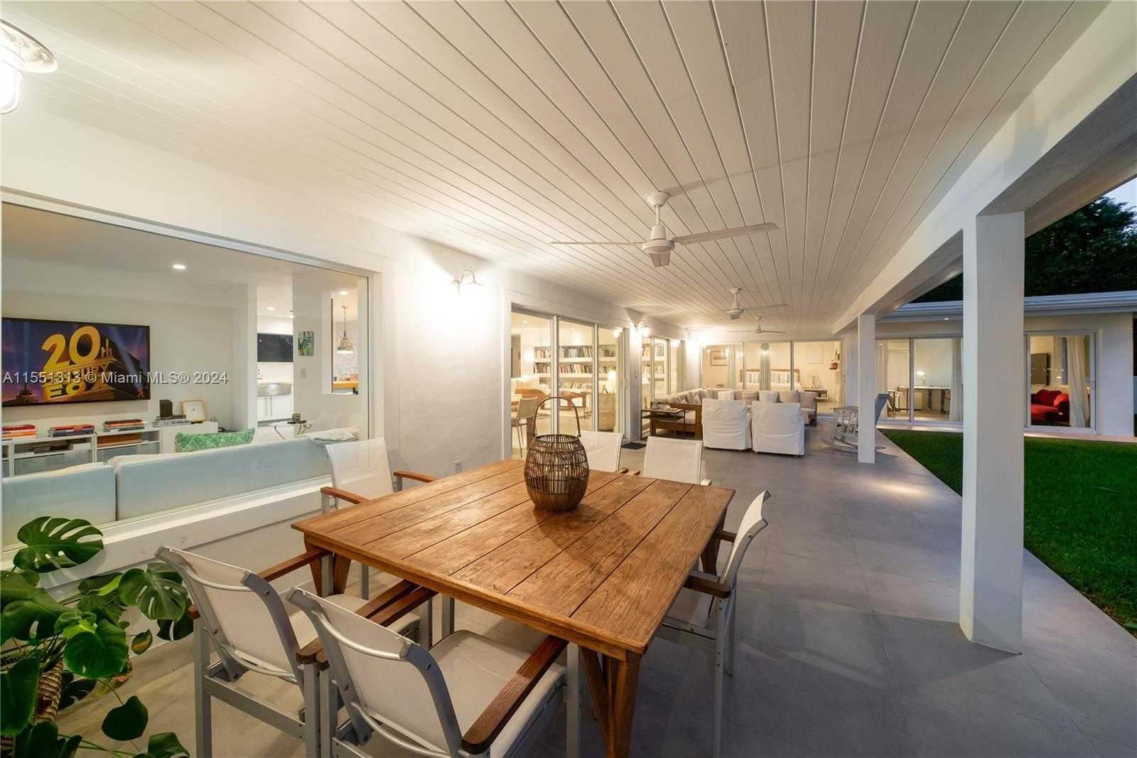 Small Image of 861 HARBOR DR, Key Biscayne Number 12