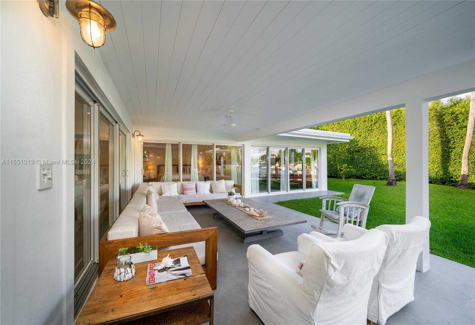Small Image of 861 HARBOR DR, Key Biscayne Number 13