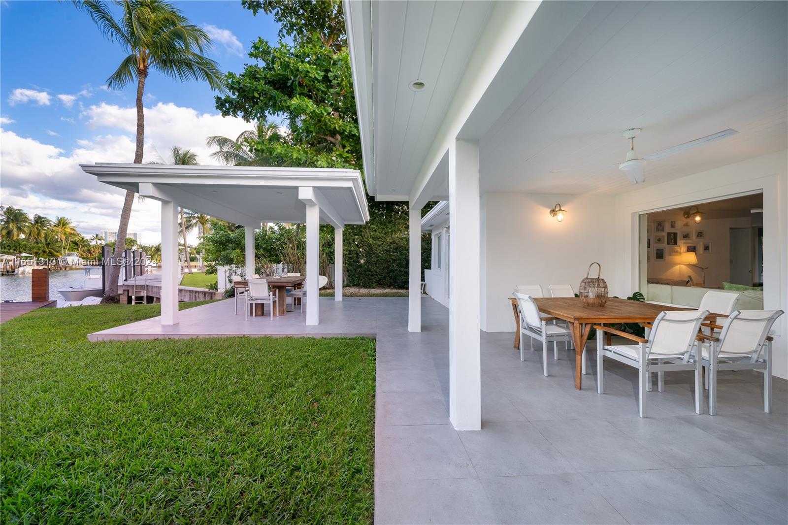 Small Image of 861 HARBOR DR, Key Biscayne Number 15