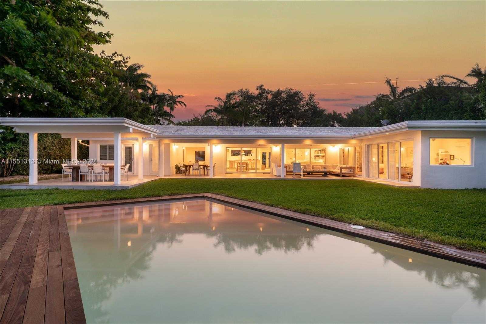 Small Image of 861 HARBOR DR, Key Biscayne Number 16