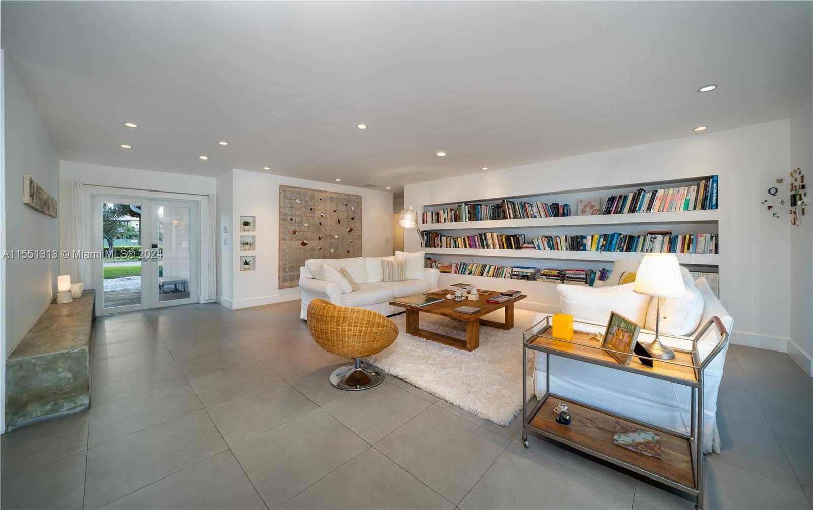 Small Image of 861 HARBOR DR, Key Biscayne Number 3