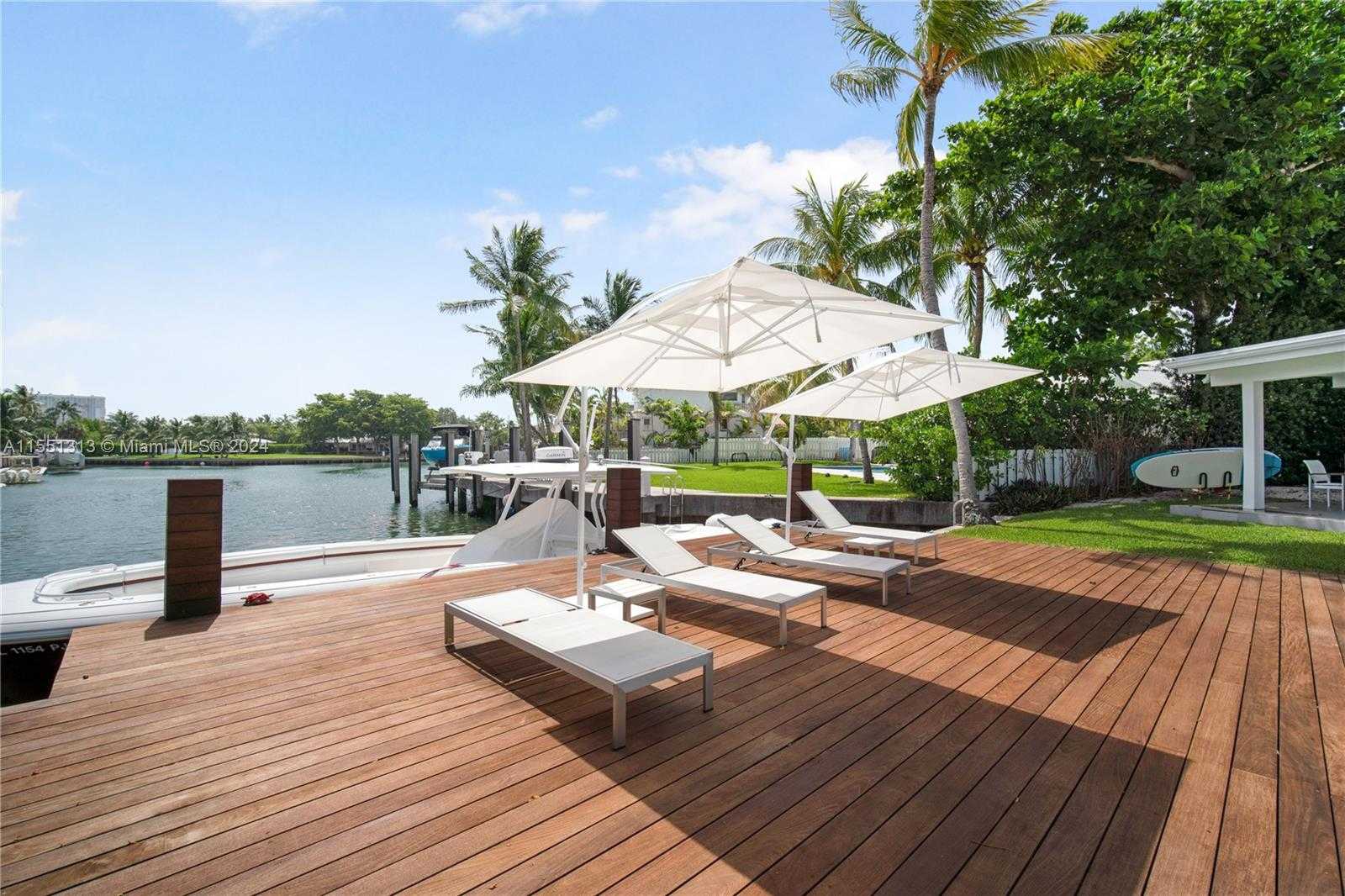 Small Image of 861 HARBOR DR, Key Biscayne Number 6