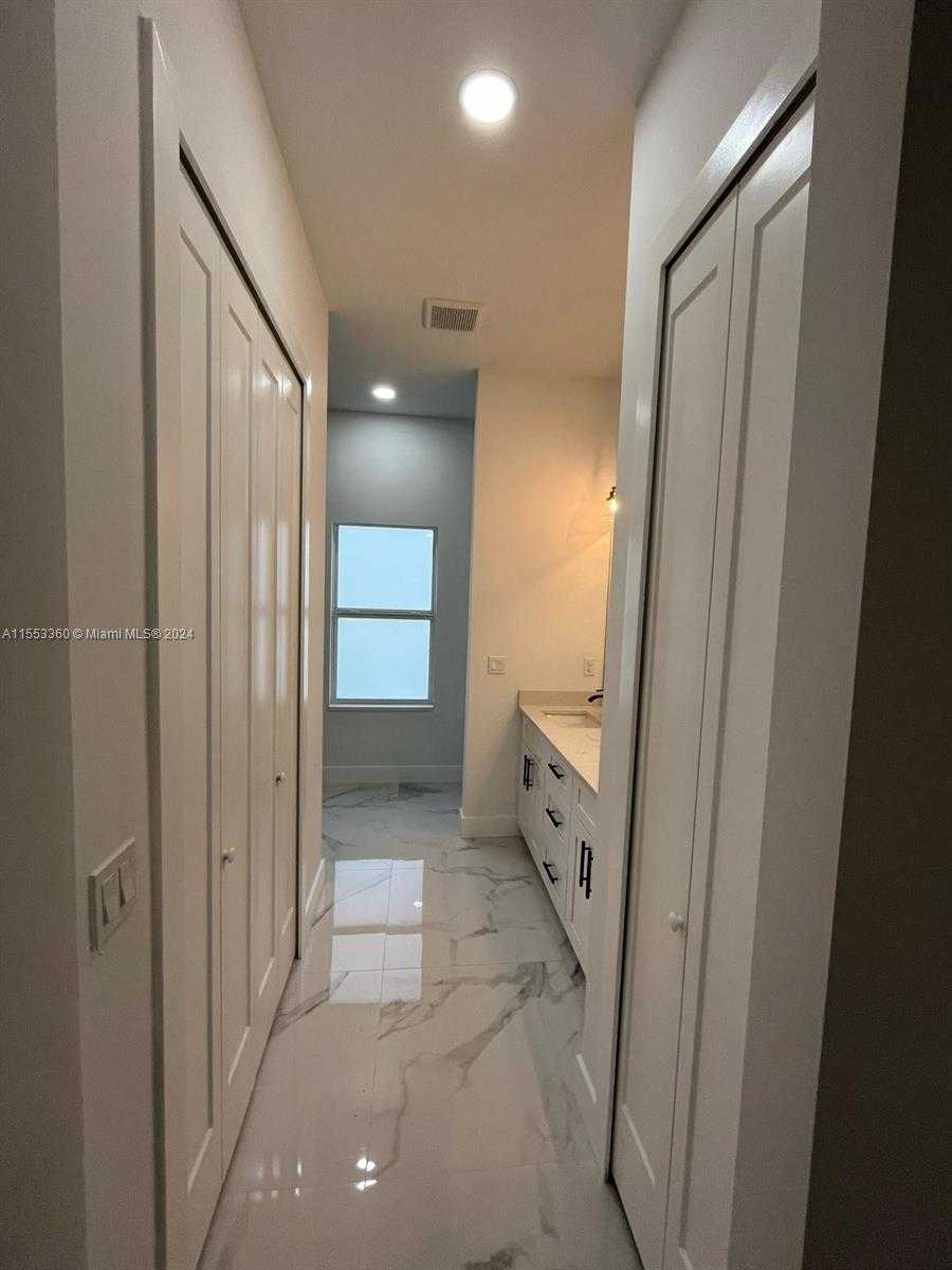 Small Image of 1024 EAST BAGGET ST, Lehigh Acres Number 12