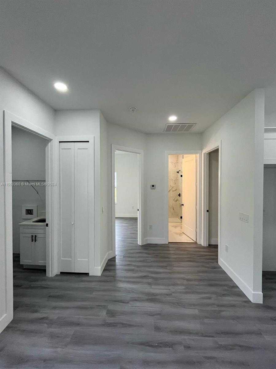 Small Image of 1024 EAST BAGGET ST, Lehigh Acres Number 20
