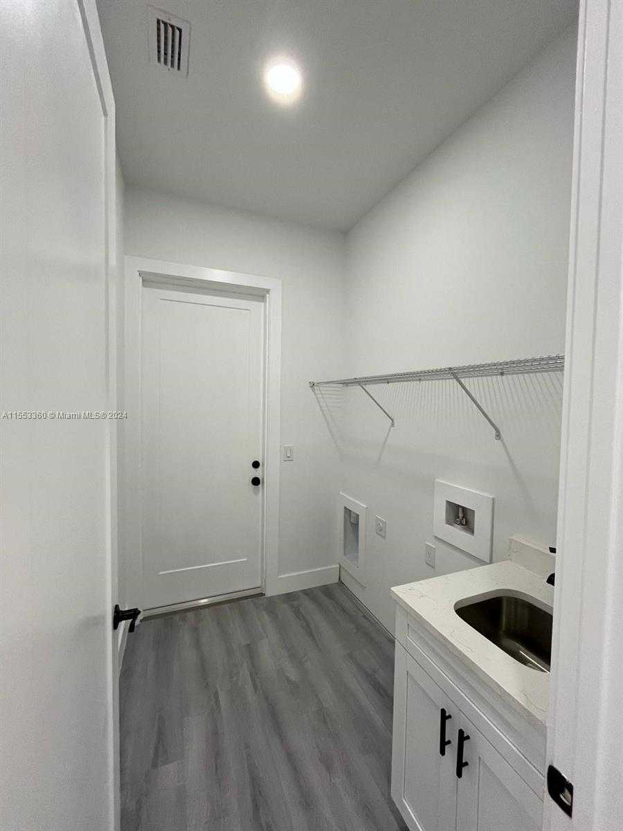 Small Image of 1024 EAST BAGGET ST, Lehigh Acres Number 22