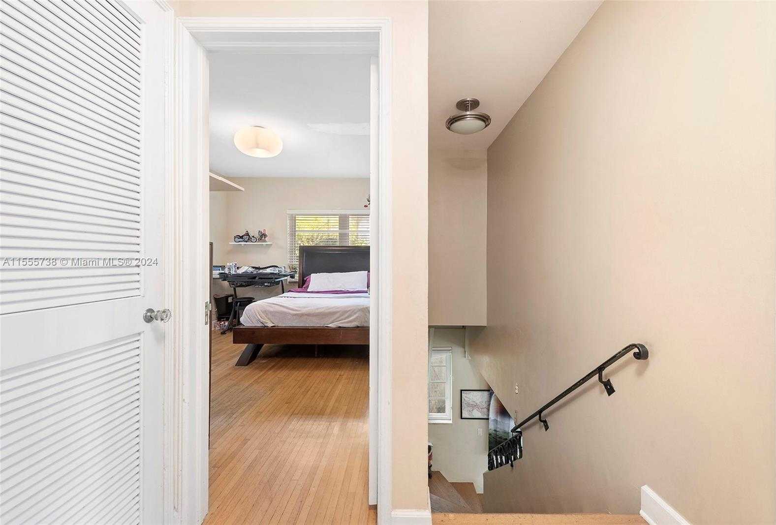 Small Image of 3440 NORTH MERIDIAN AVE, Miami Beach Number 14