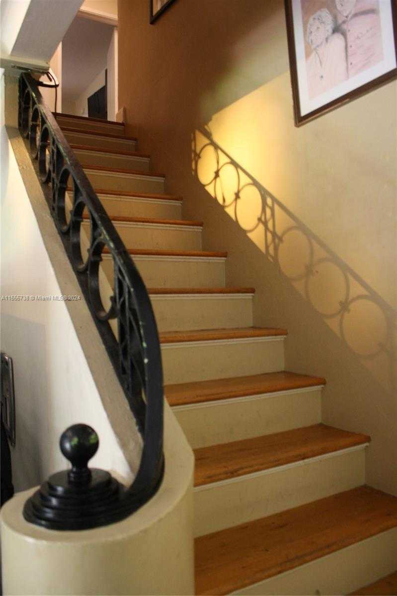 Small Image of 3440 NORTH MERIDIAN AVE, Miami Beach Number 16