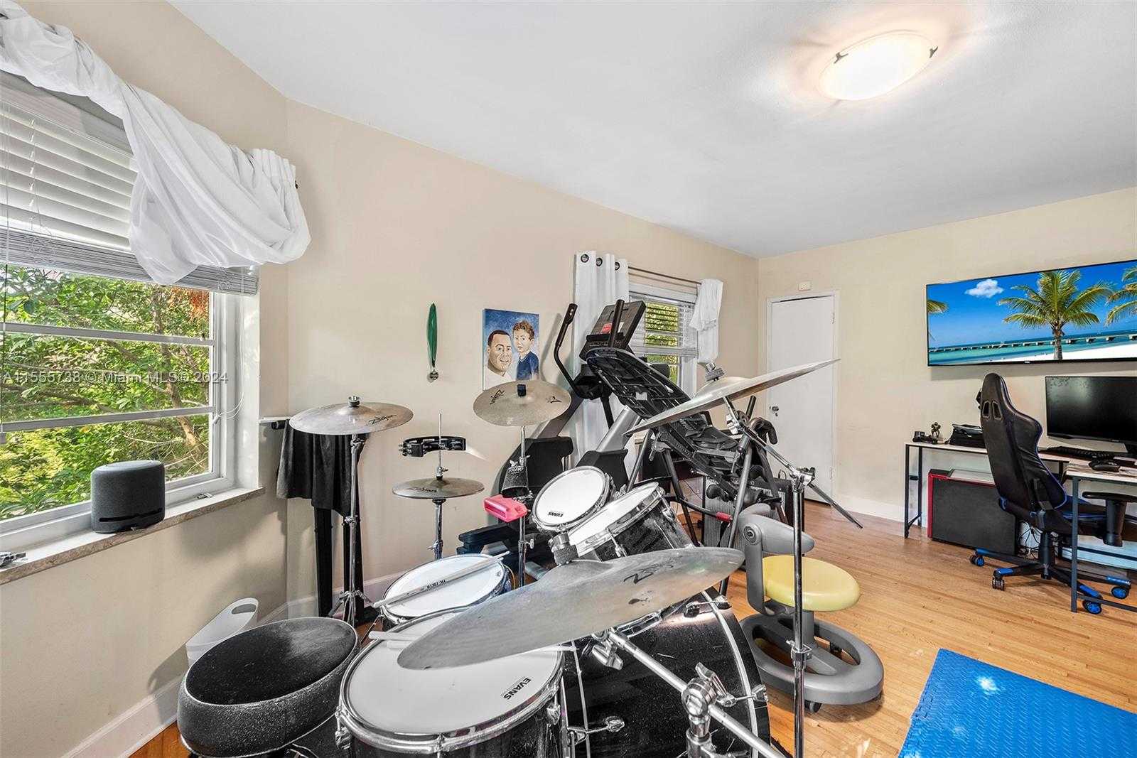 Small Image of 3440 NORTH MERIDIAN AVE, Miami Beach Number 30