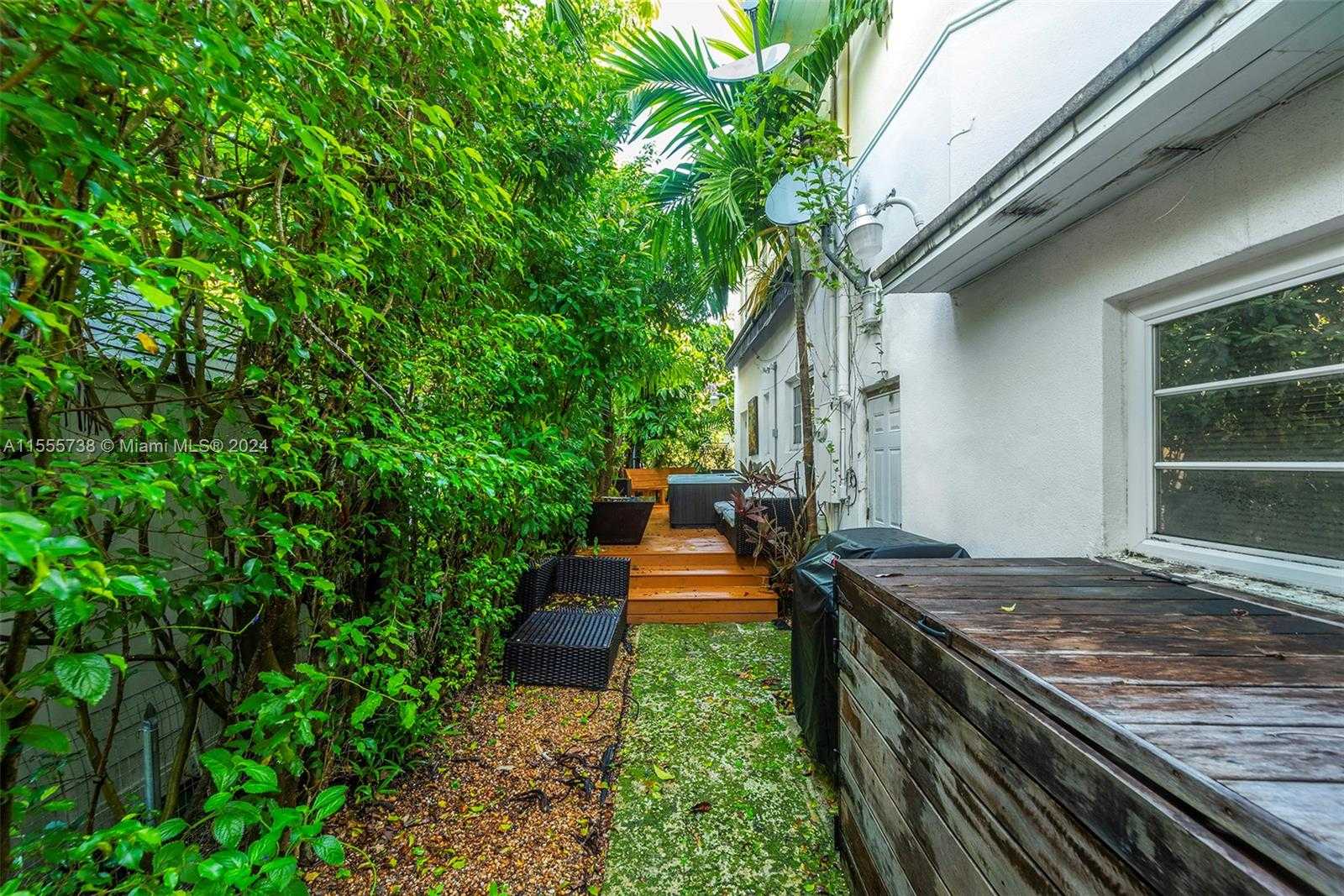Small Image of 3440 NORTH MERIDIAN AVE, Miami Beach Number 35