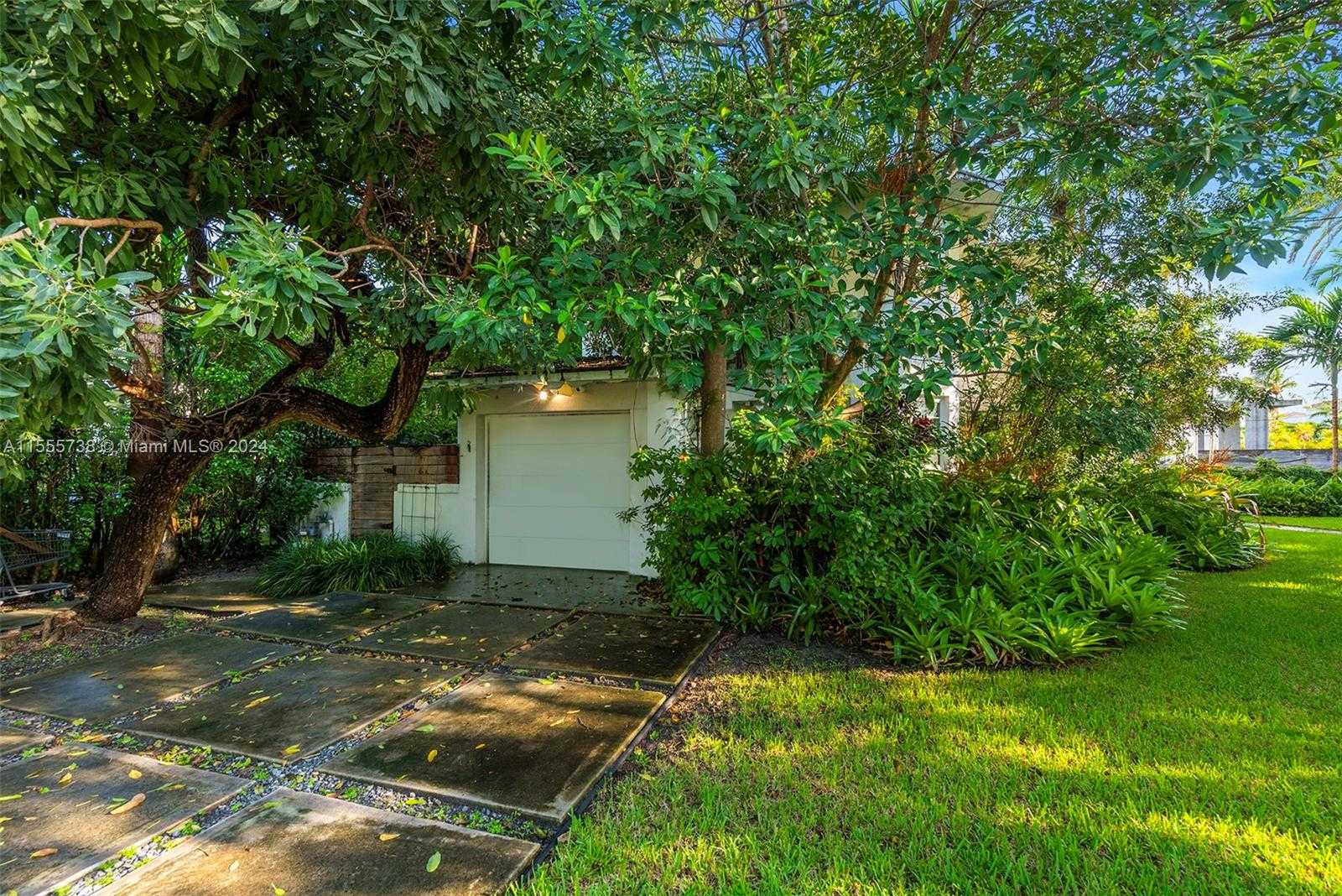 Small Image of 3440 NORTH MERIDIAN AVE, Miami Beach Number 39