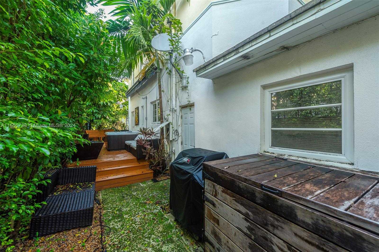 Small Image of 3440 NORTH MERIDIAN AVE, Miami Beach Number 42
