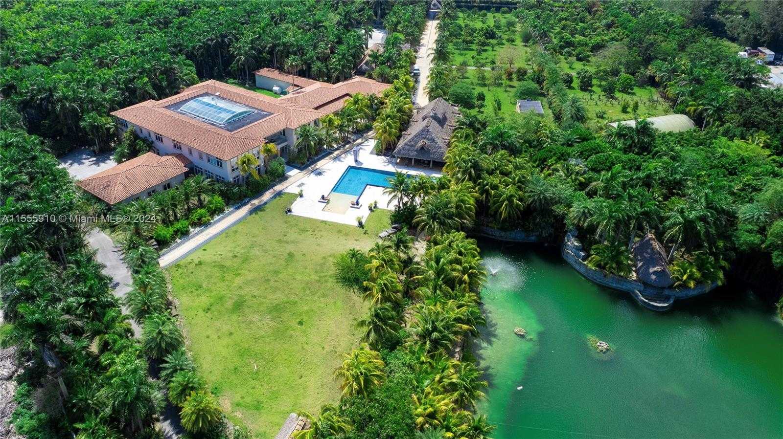 Small Image of 20551 SOUTH WEST 162ND AVE, Miami Number 2