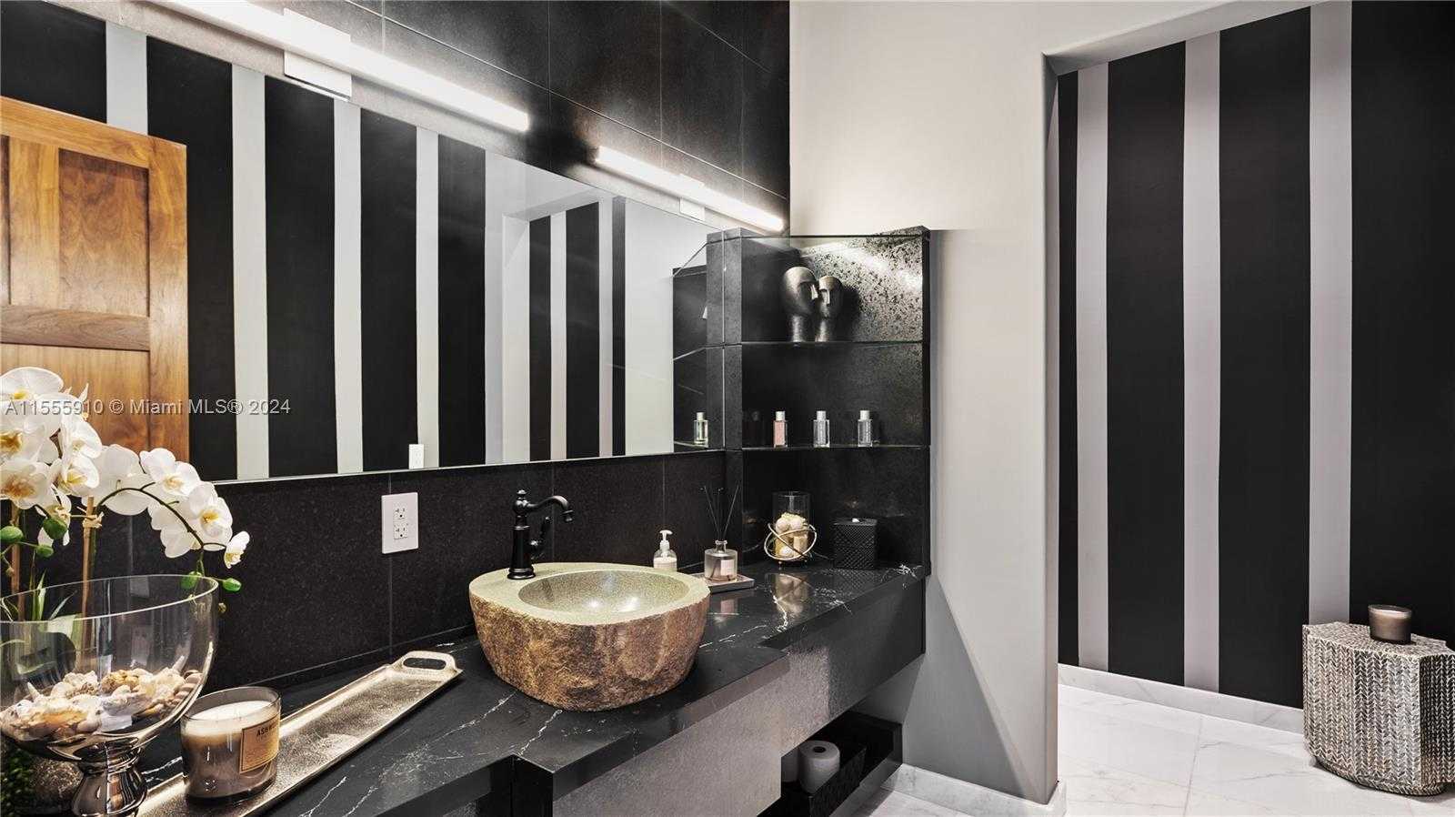 Small Image of 20551 SOUTH WEST 162ND AVE, Miami Number 34