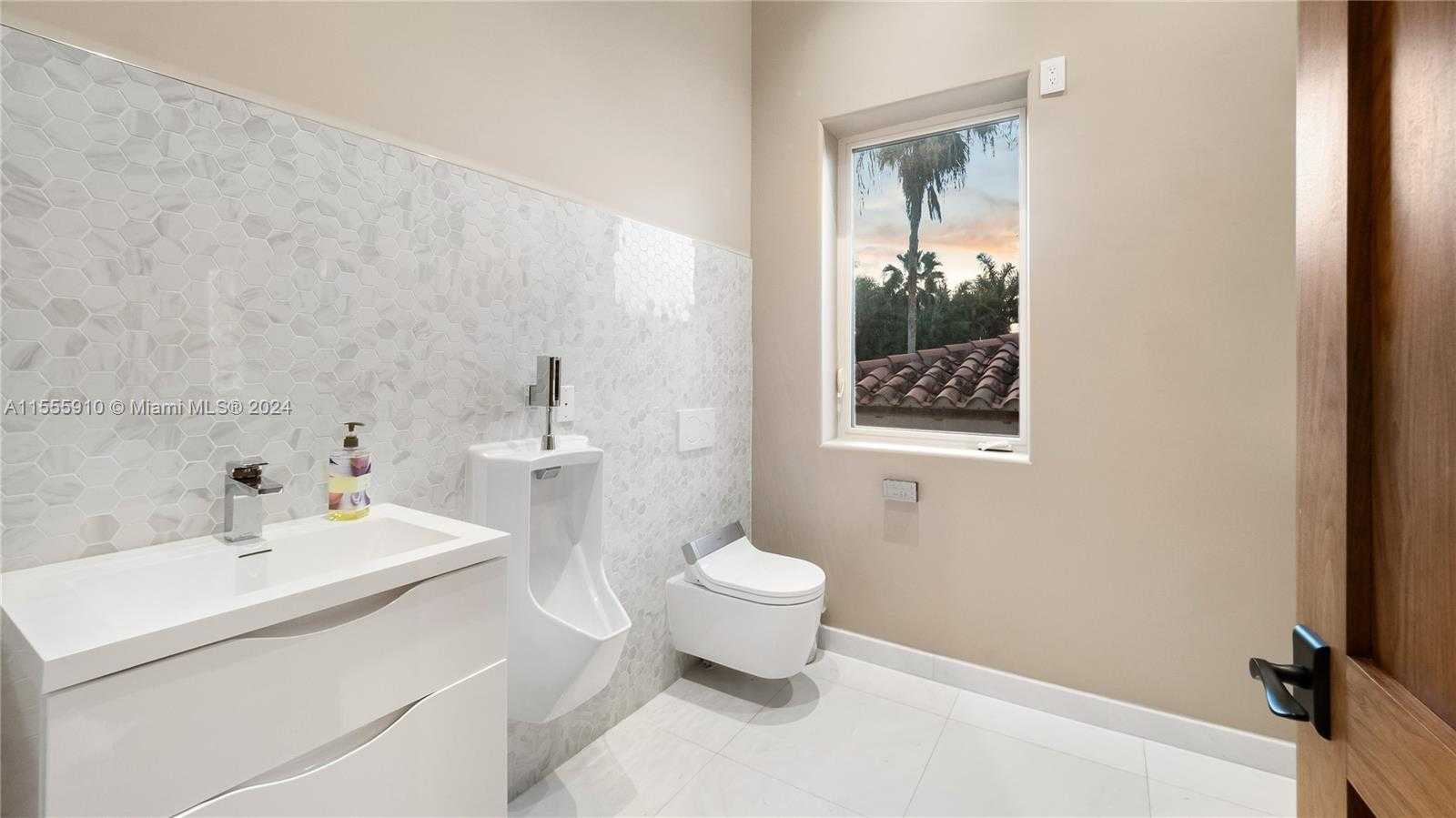 Small Image of 20551 SOUTH WEST 162ND AVE, Miami Number 35