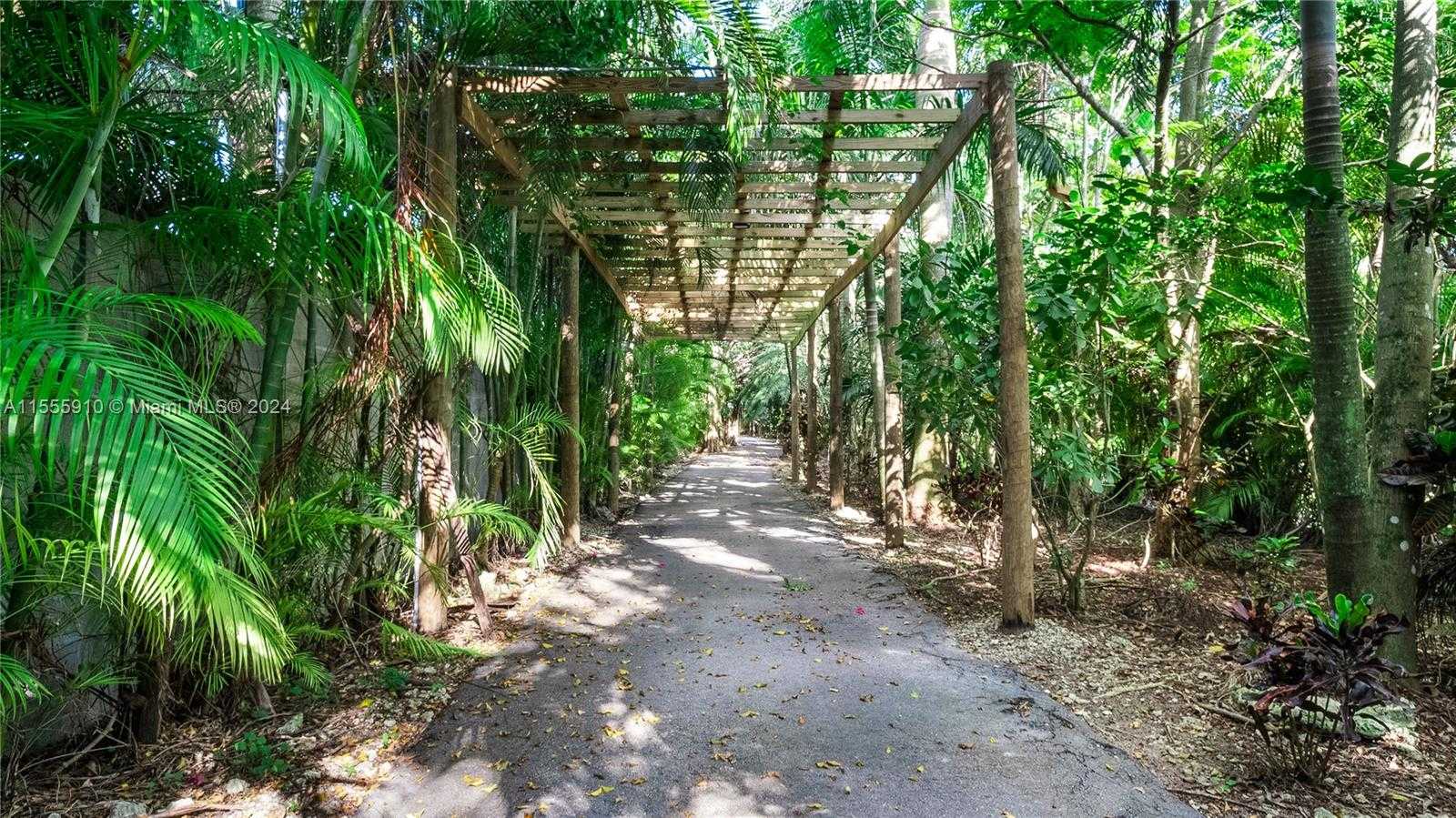 Small Image of 20551 SOUTH WEST 162ND AVE, Miami Number 51