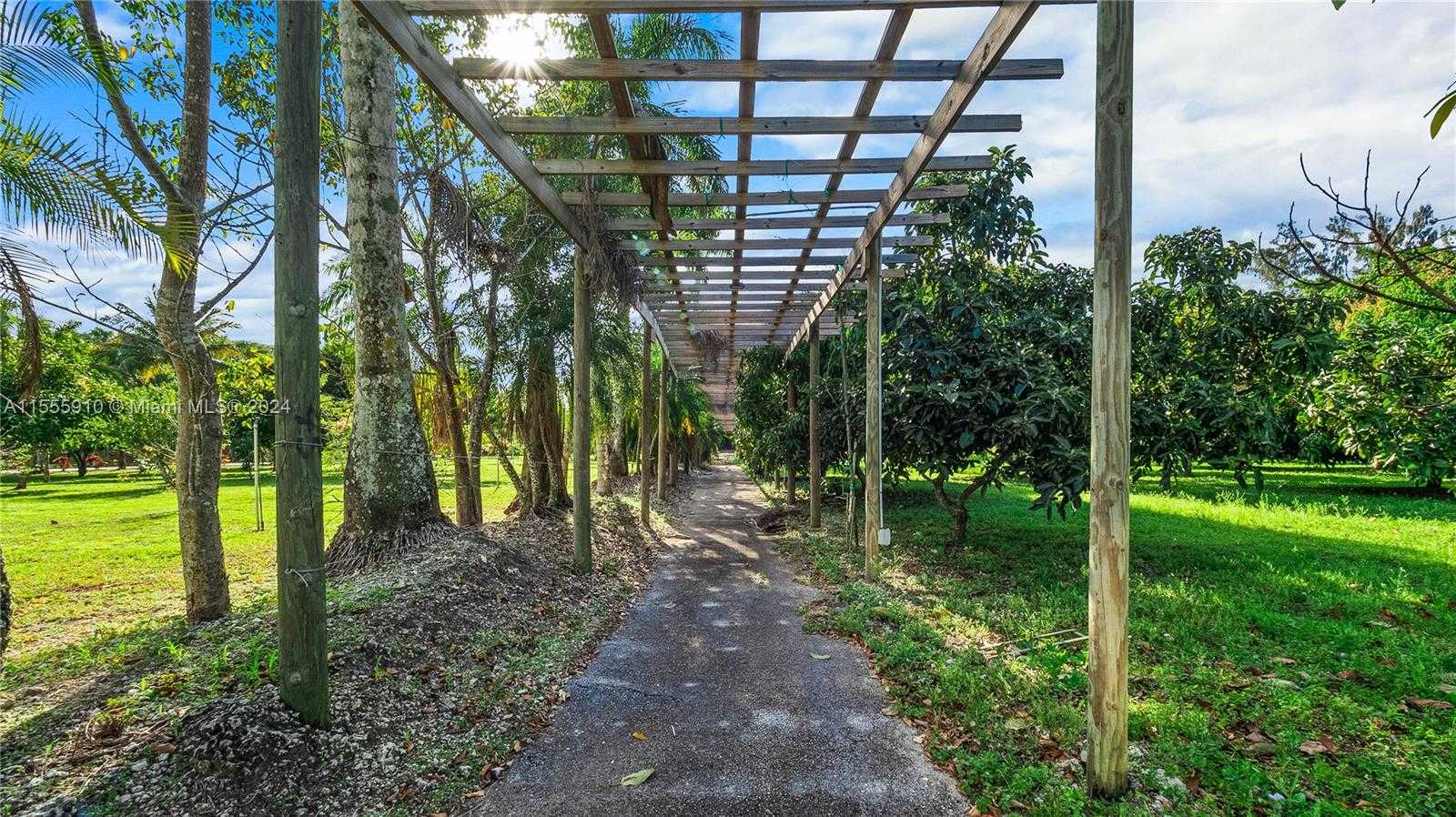 Small Image of 20551 SOUTH WEST 162ND AVE, Miami Number 54