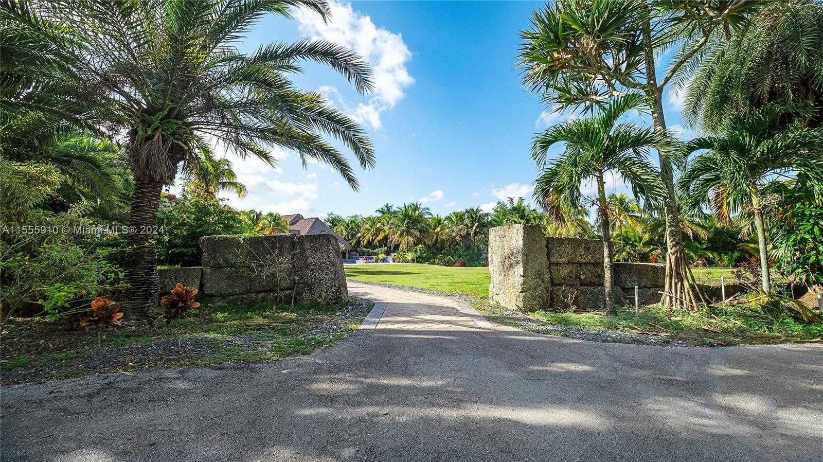Small Image of 20551 SOUTH WEST 162ND AVE, Miami Number 61