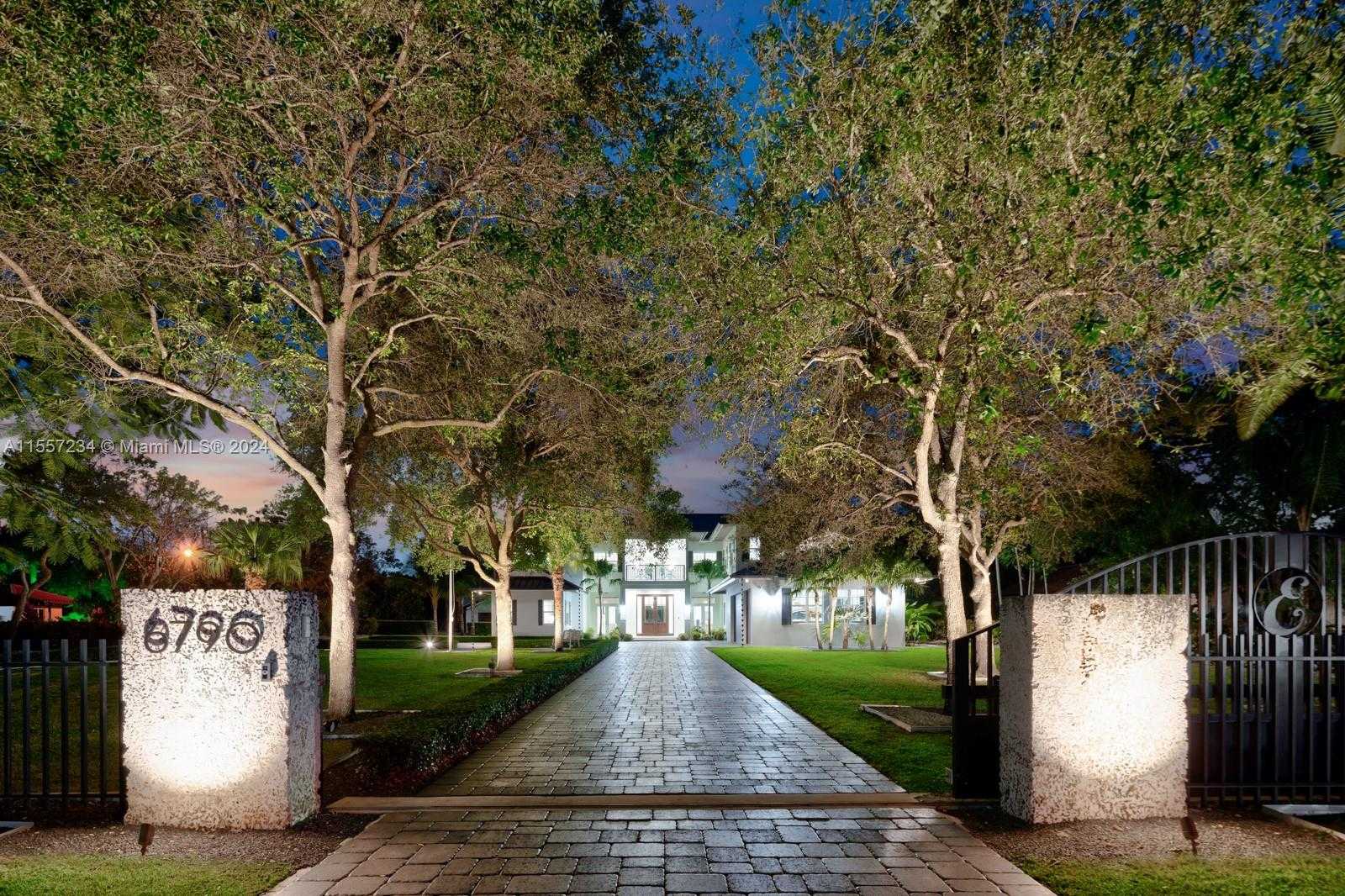 Small Image of 6790 SOUTH WEST 72ND CT, Miami Number 43