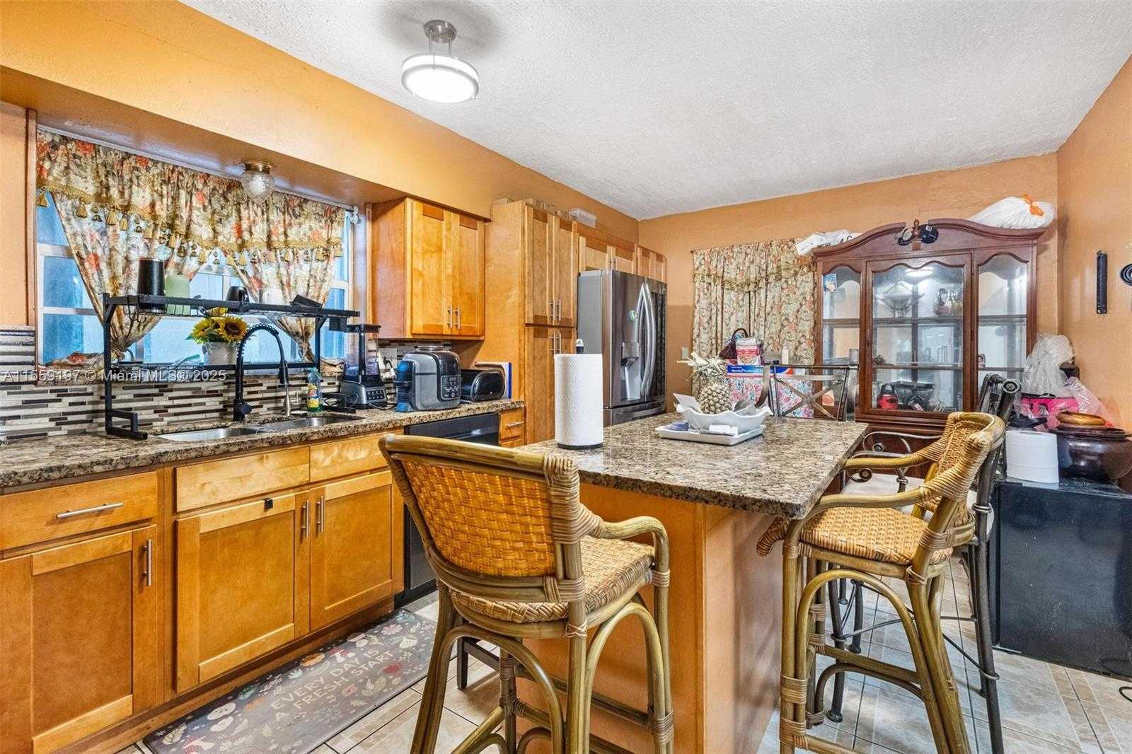 Small Image of 761 NORTH EAST 139TH ST, North Miami Number 10