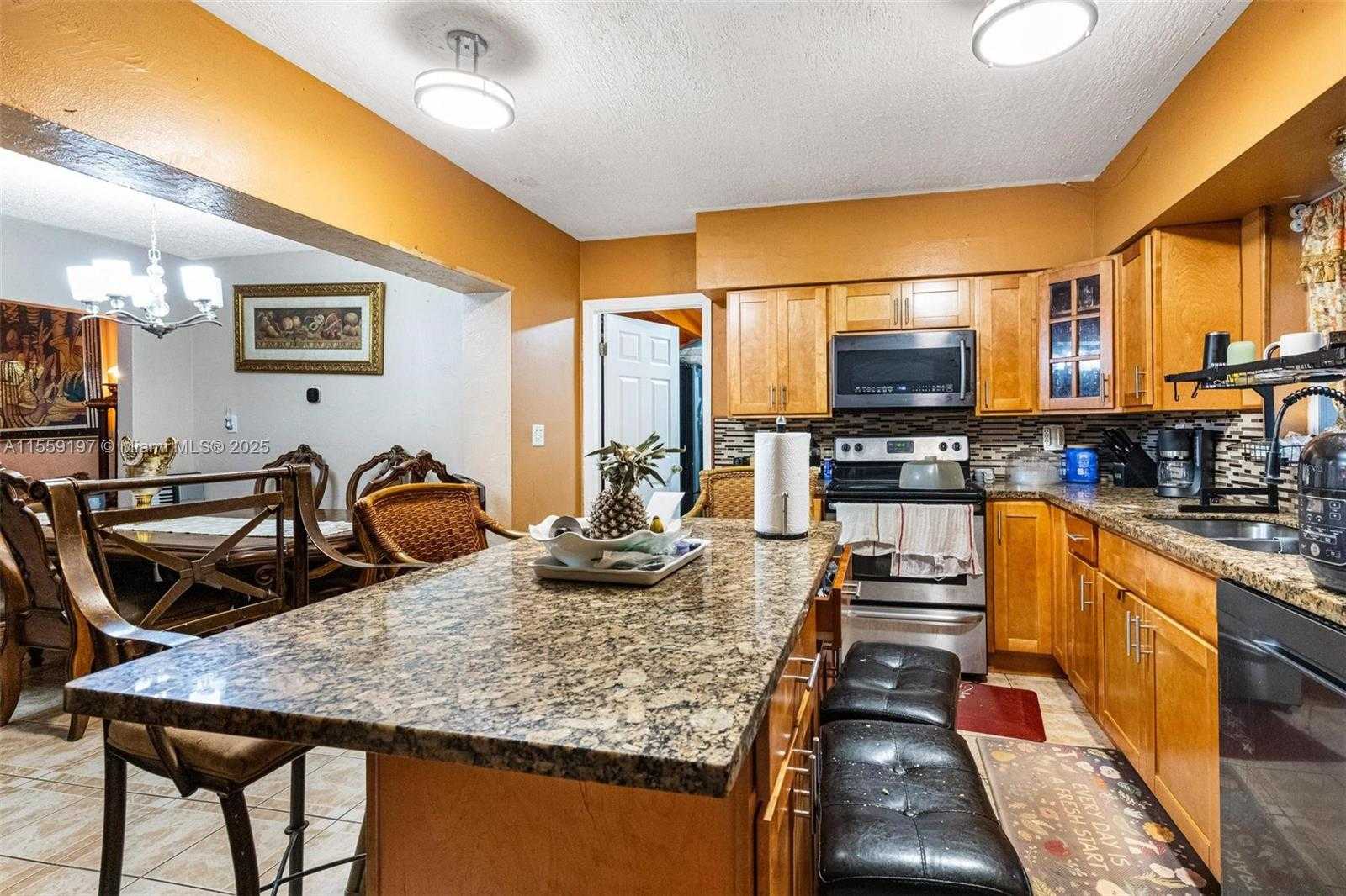 Small Image of 761 NORTH EAST 139TH ST, North Miami Number 12