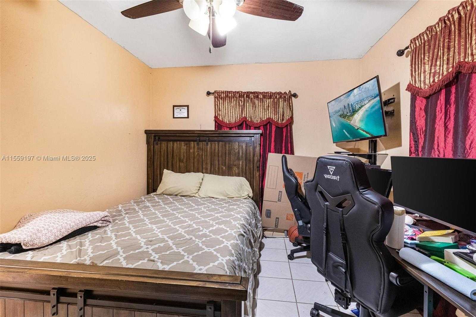 Small Image of 761 NORTH EAST 139TH ST, North Miami Number 17