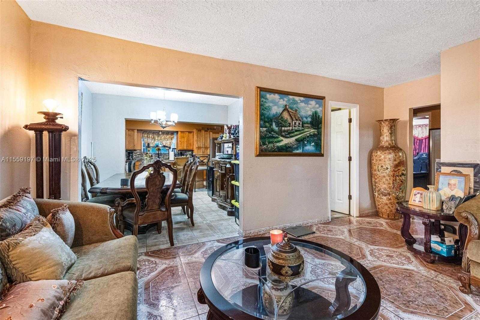 Small Image of 761 NORTH EAST 139TH ST, North Miami Number 6