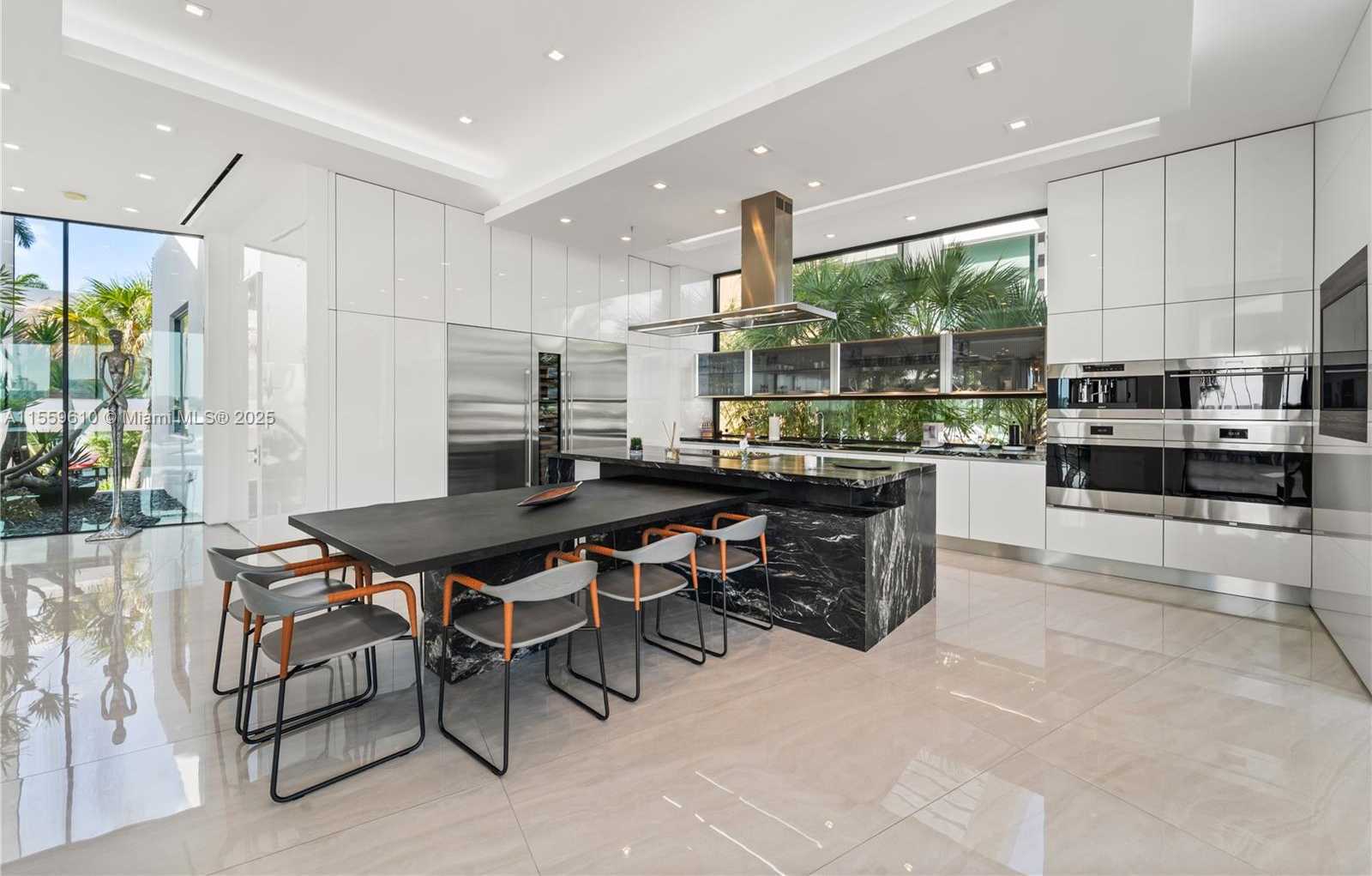 Small Image of 1133 BELLE MEADE ISLAND DR, Miami Number 15