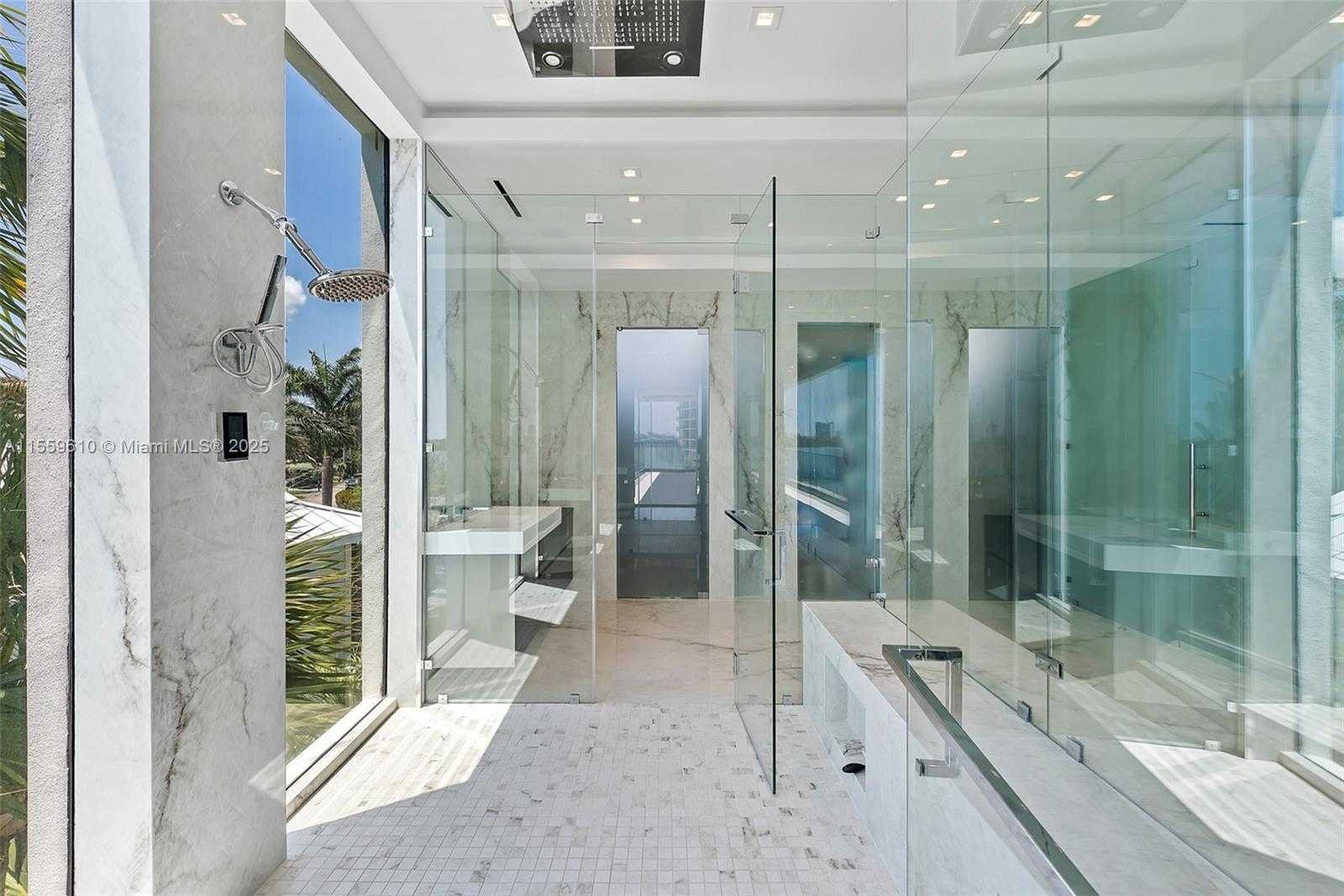 Small Image of 1133 BELLE MEADE ISLAND DR, Miami Number 20