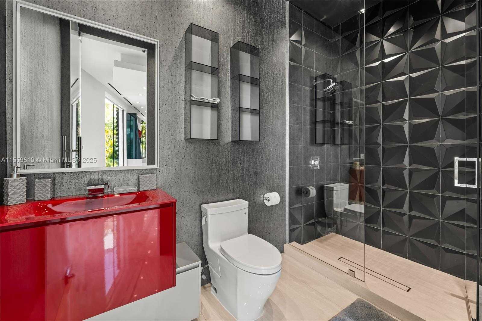 Small Image of 1133 BELLE MEADE ISLAND DR, Miami Number 22