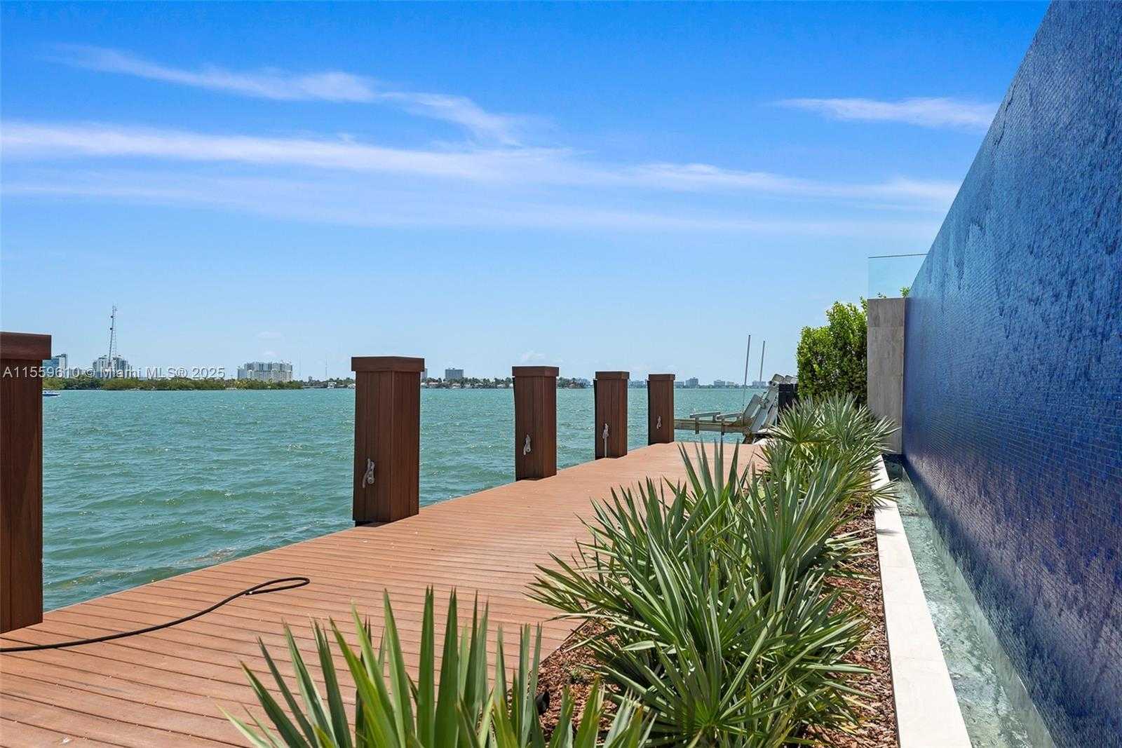 Small Image of 1133 BELLE MEADE ISLAND DR, Miami Number 30