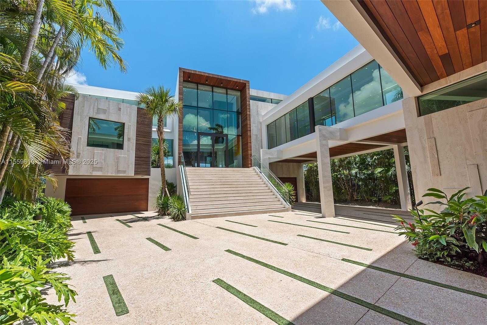 Small Image of 1133 BELLE MEADE ISLAND DR, Miami Number 33