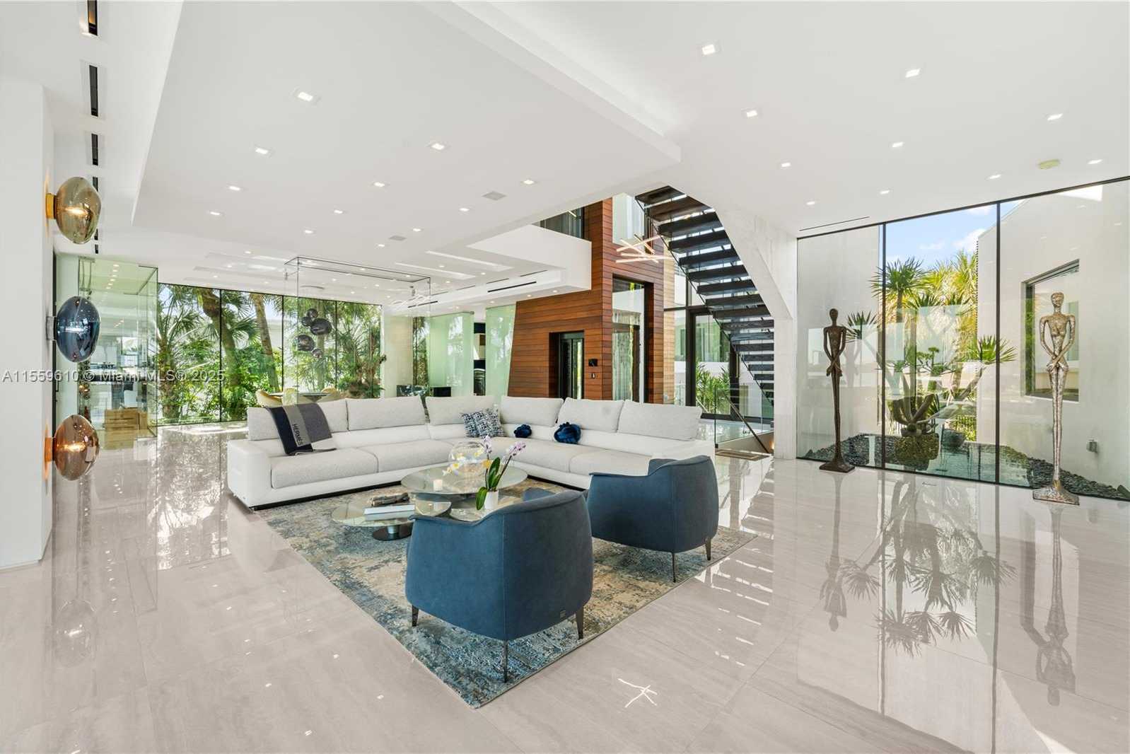 Small Image of 1133 BELLE MEADE ISLAND DR, Miami Number 35