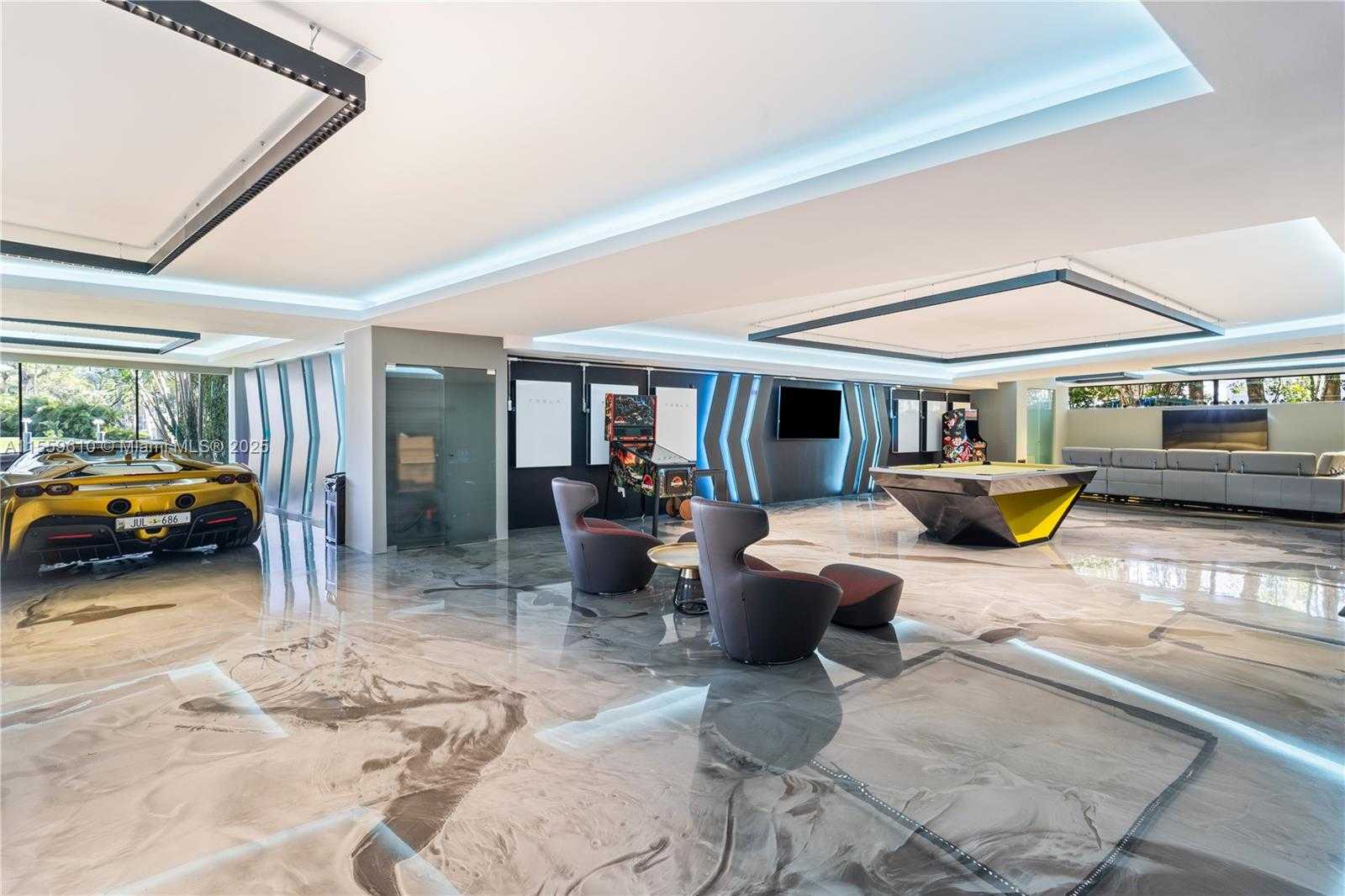 Small Image of 1133 BELLE MEADE ISLAND DR, Miami Number 37