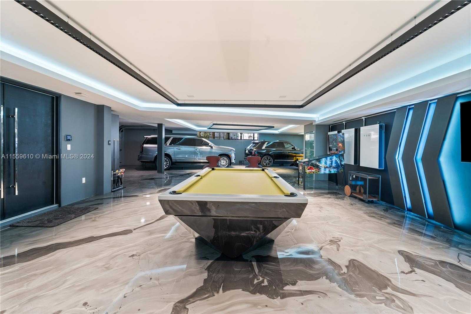 Small Image of 1133 BELLE MEADE ISLAND DR, Miami Number 40