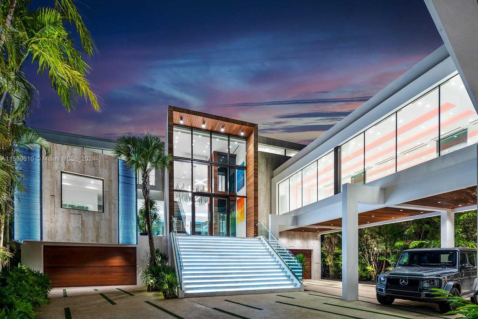 Small Image of 1133 BELLE MEADE ISLAND DR, Miami Number 48