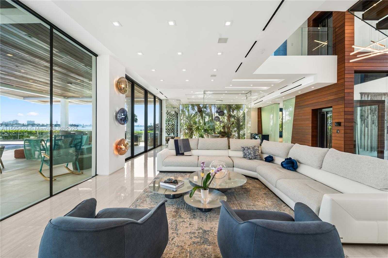 Small Image of 1133 BELLE MEADE ISLAND DR, Miami Number 7