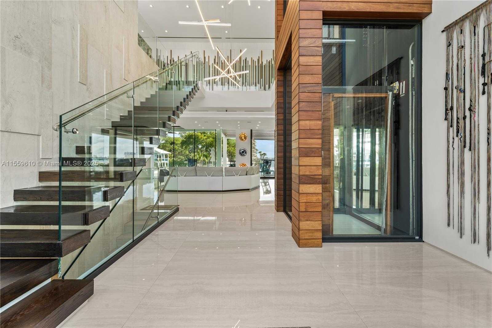 Small Image of 1133 BELLE MEADE ISLAND DR, Miami Number 8