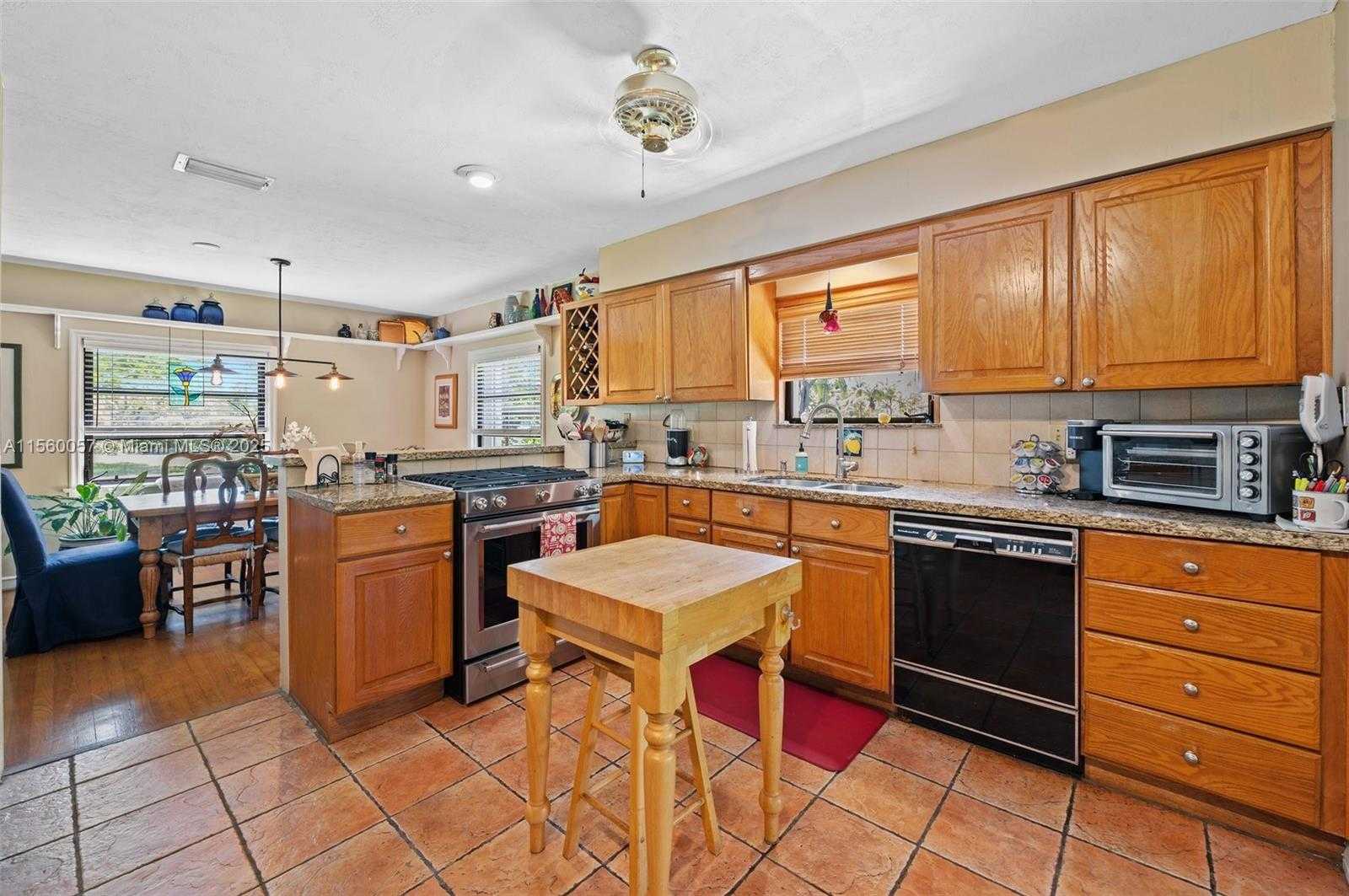 Small Image of 8205 SOUTH WEST 136TH ST, Pinecrest Number 11