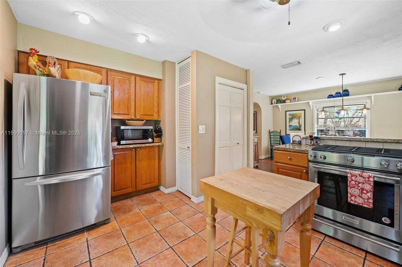 Small Image of 8205 SOUTH WEST 136TH ST, Pinecrest Number 12