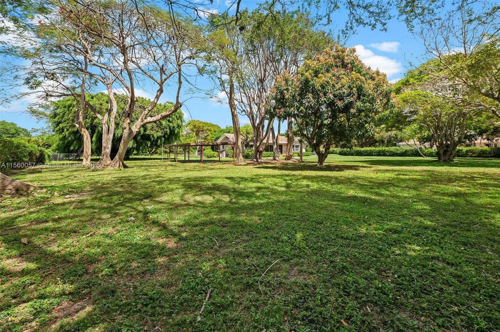 Small Image of 8205 SOUTH WEST 136TH ST, Pinecrest Number 25
