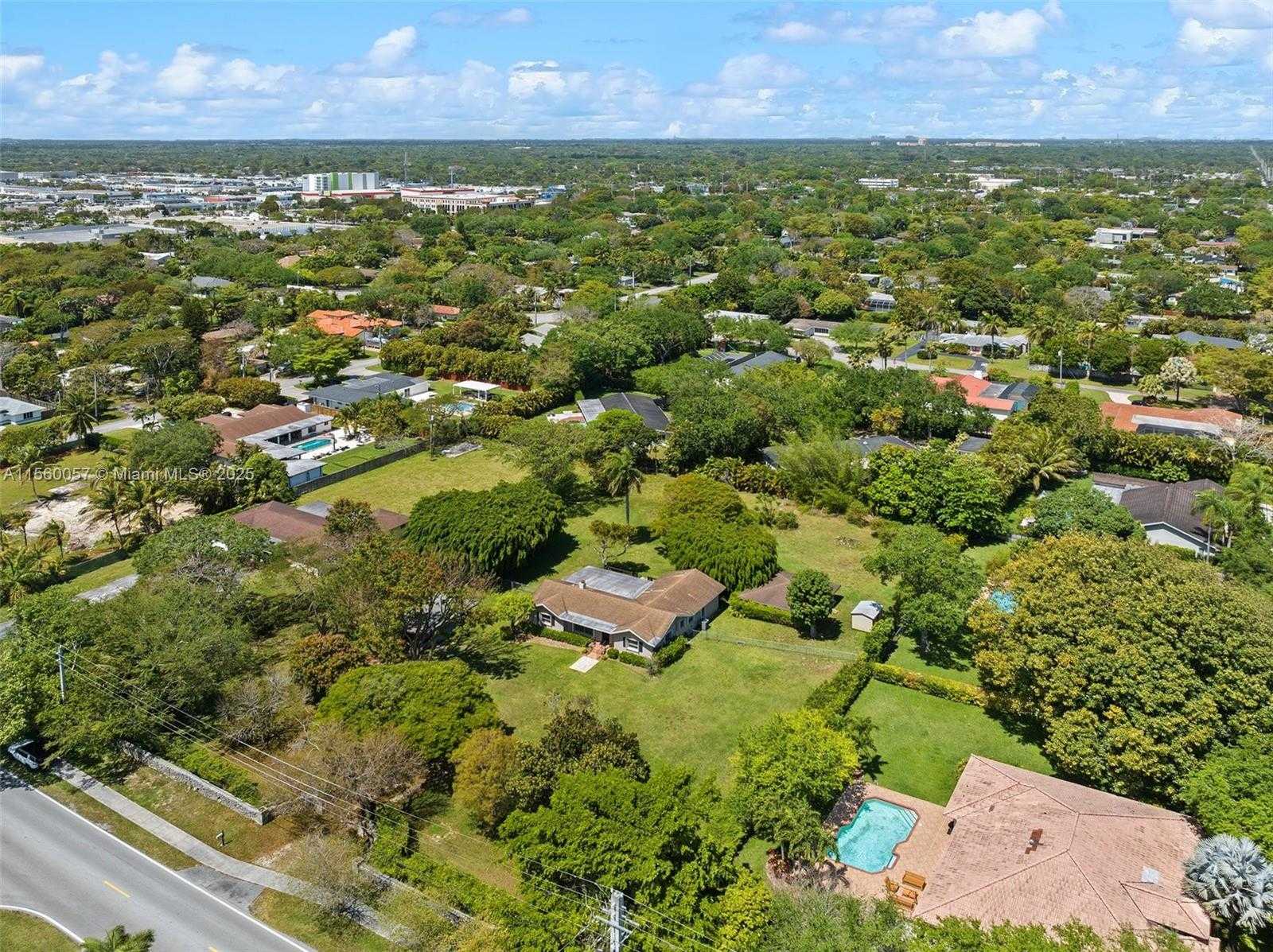 Small Image of 8205 SOUTH WEST 136TH ST, Pinecrest Number 30