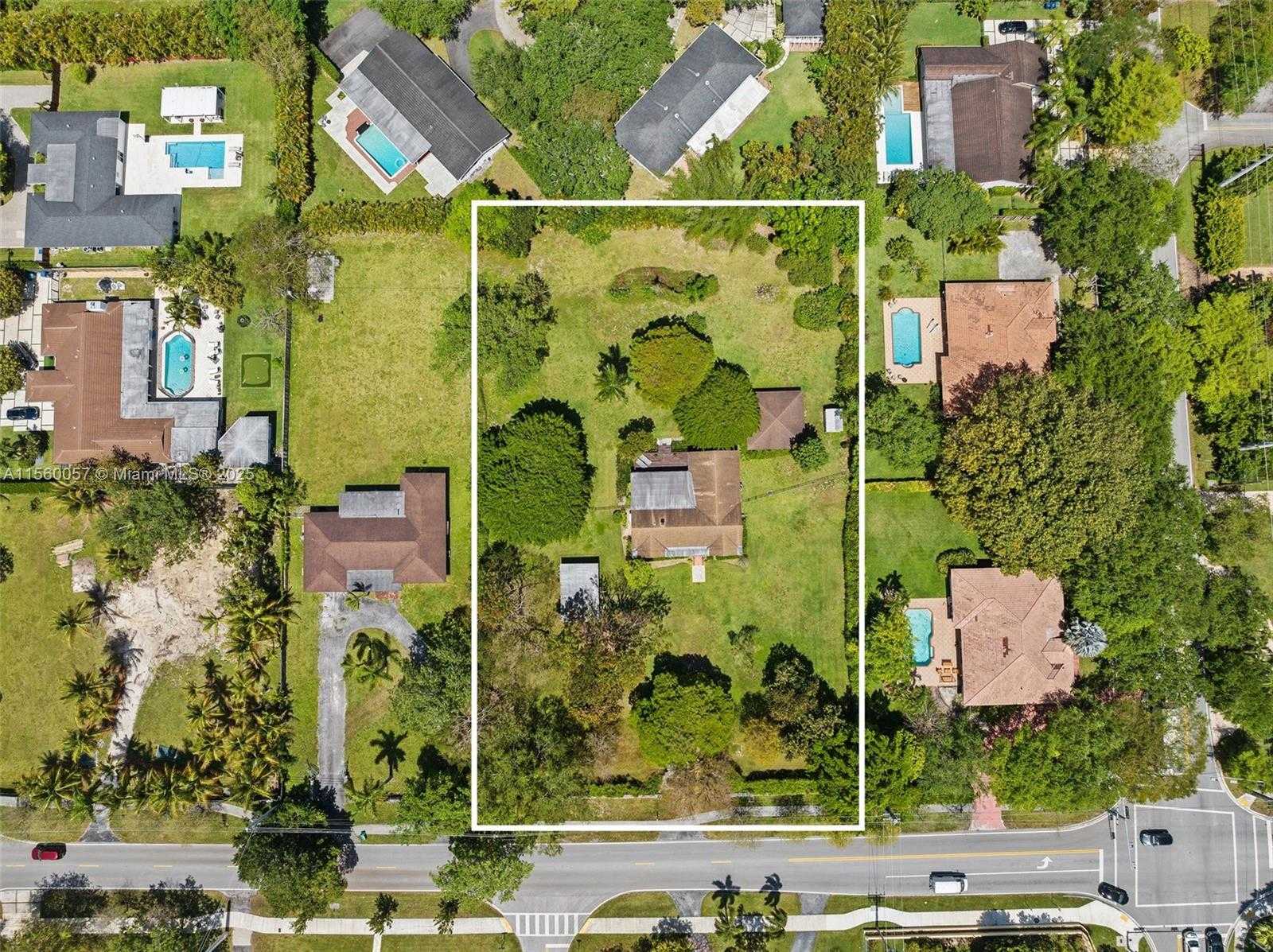 Small Image of 8205 SOUTH WEST 136TH ST, Pinecrest Number 31