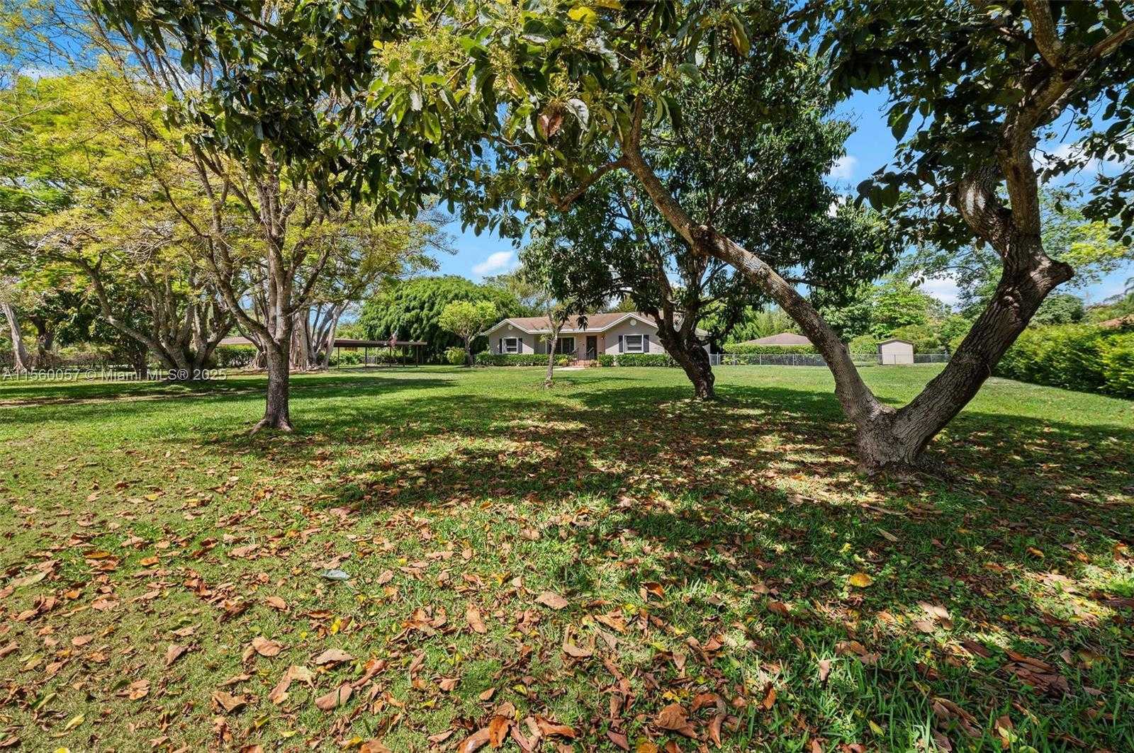 Small Image of 8205 SOUTH WEST 136TH ST, Pinecrest Number 4