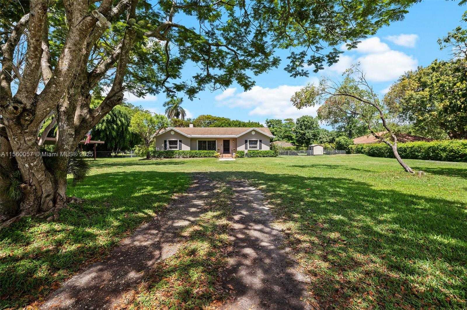 Small Image of 8205 SOUTH WEST 136TH ST, Pinecrest Number 5