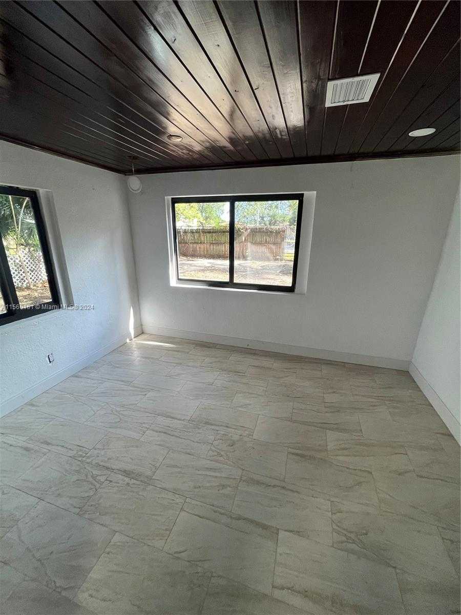 Imagen de Pequeño Objeto