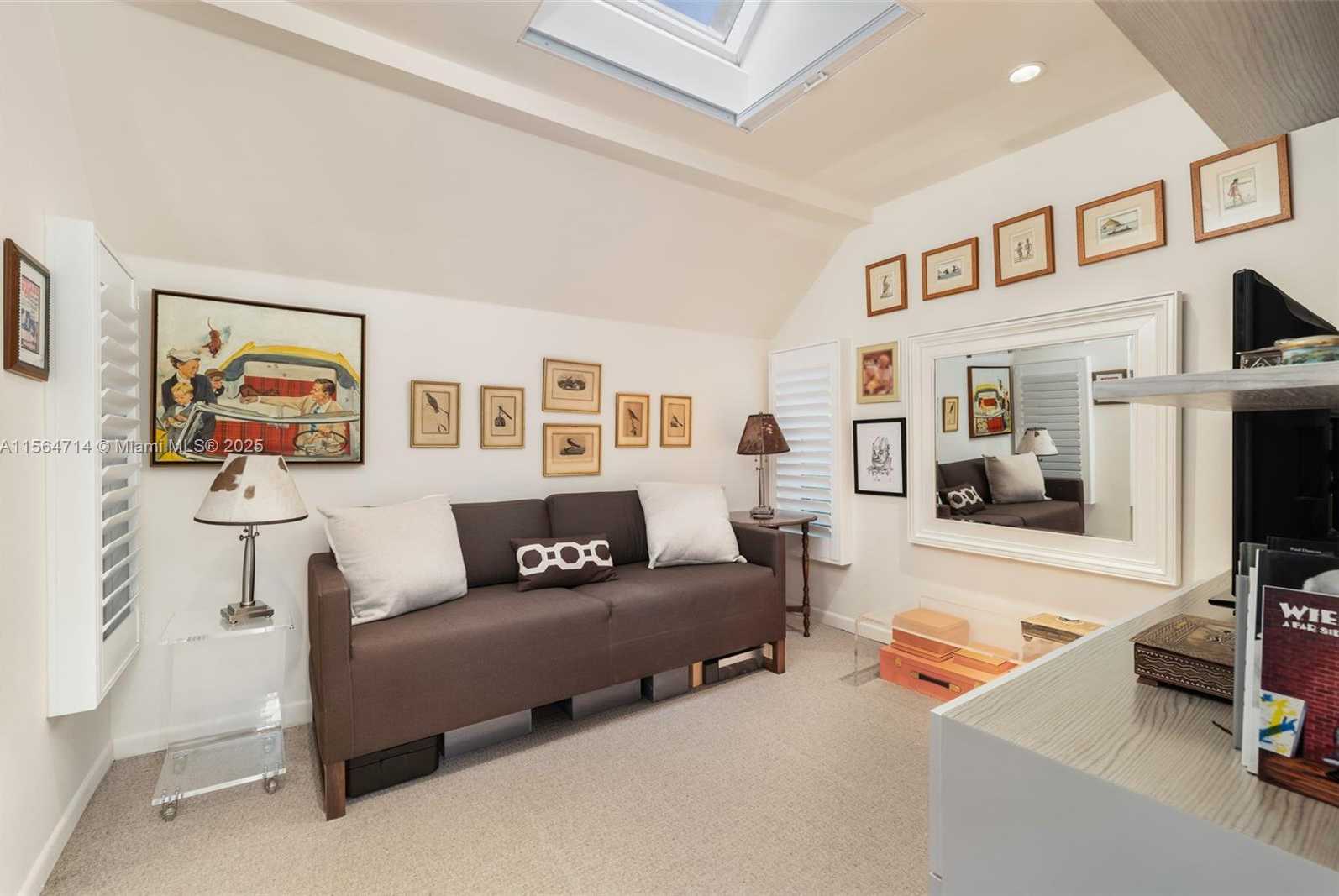 Small Image of 3950 HARDIE AVE, Coconut Grove Number 10