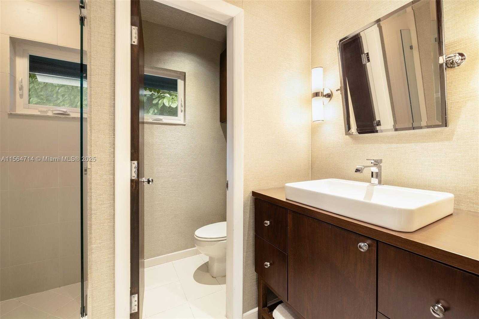 Small Image of 3950 HARDIE AVE, Coconut Grove Number 17