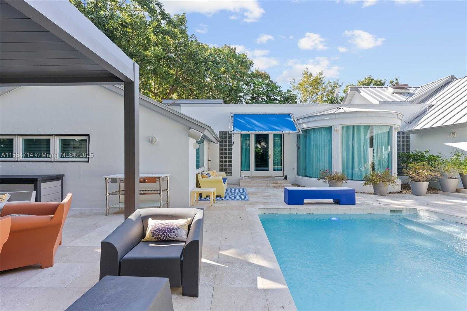 Small Image of 3950 HARDIE AVE, Coconut Grove Number 19